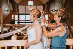 10 Tips if You're Doing your wedding day makeup 