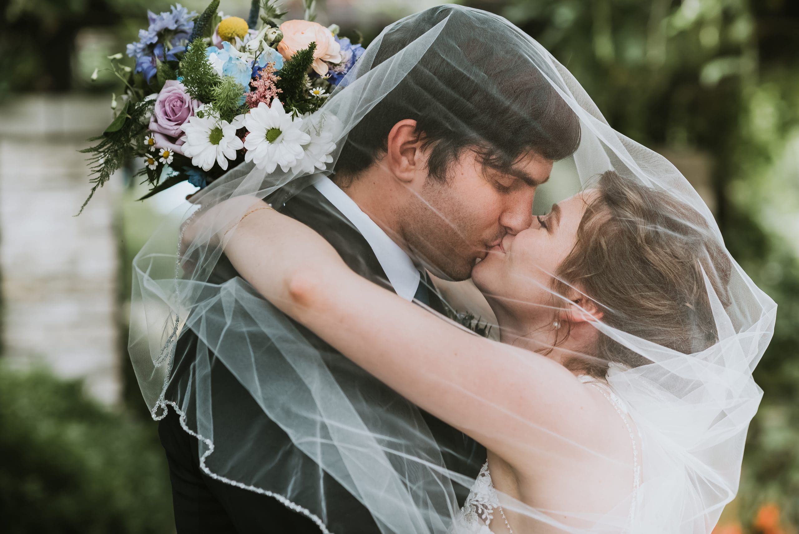 9 wedding day timeline rules every couple should follow