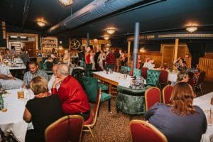 complete guide to making your wedding guest list 