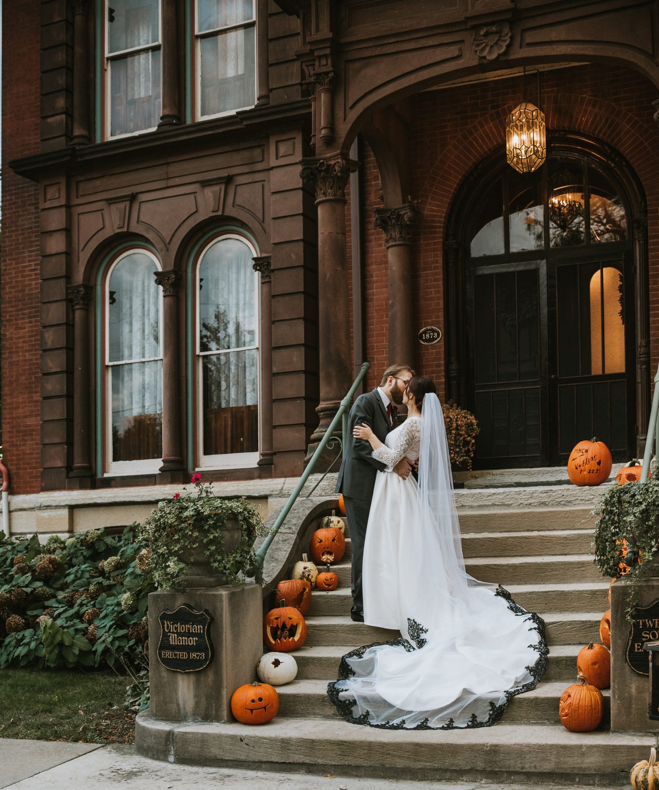 Popular wedding themes