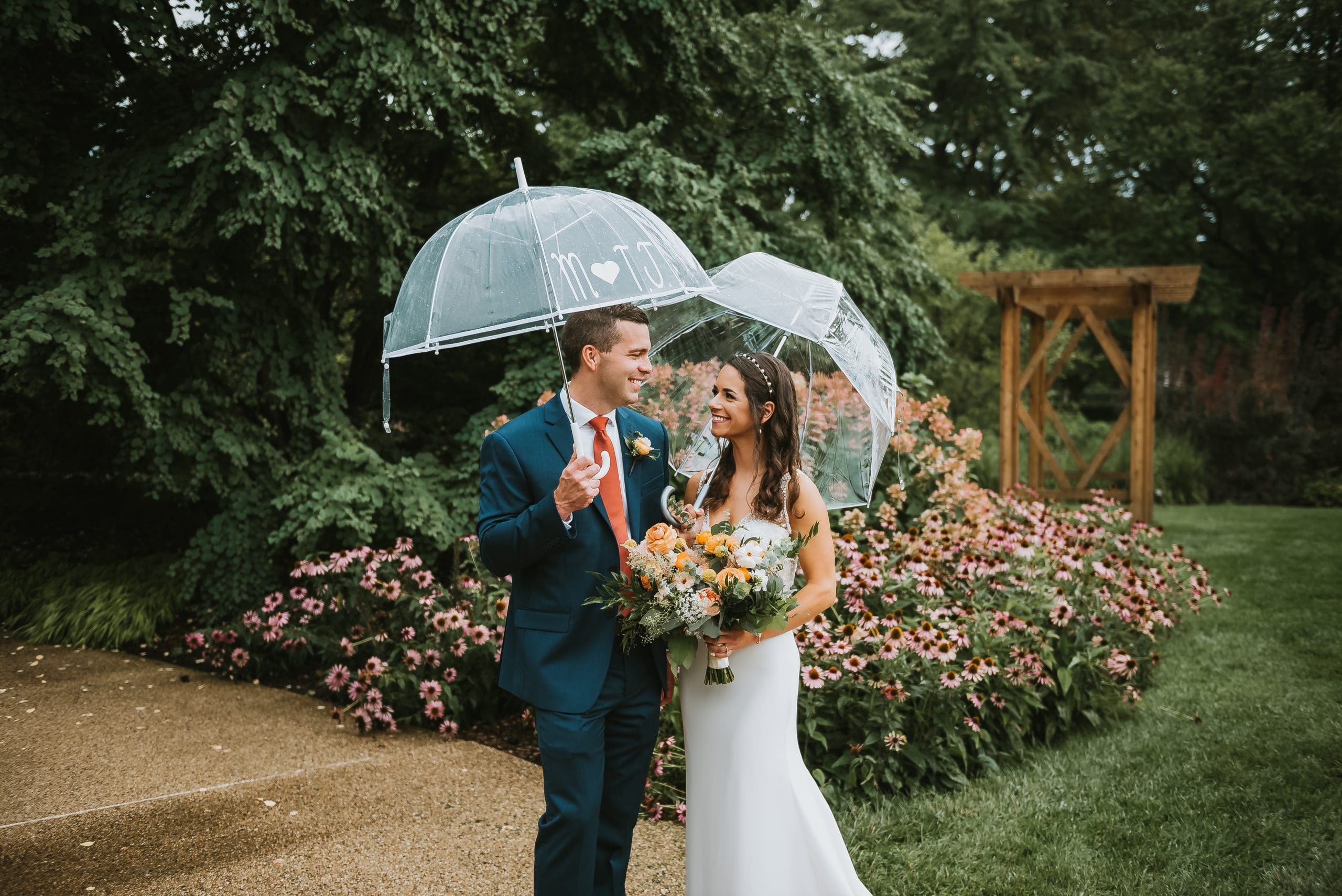bridesmaid parasols