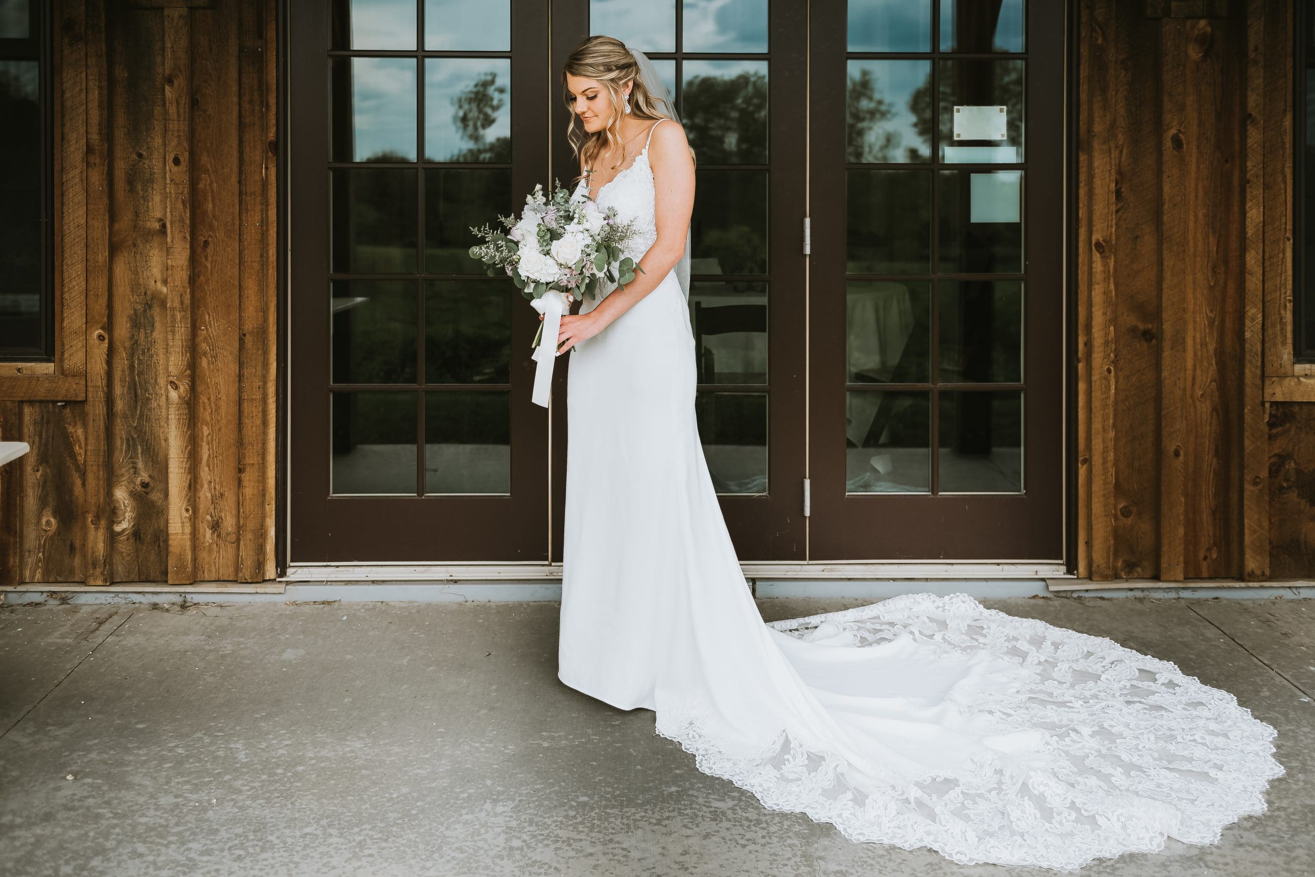 wedding dress consultant